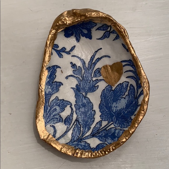 Accessories - Handmade Oyster shell